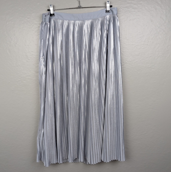 Banana Republic Metallic Silver Pleated Midi Skirt 10 - Picture 5 of 5